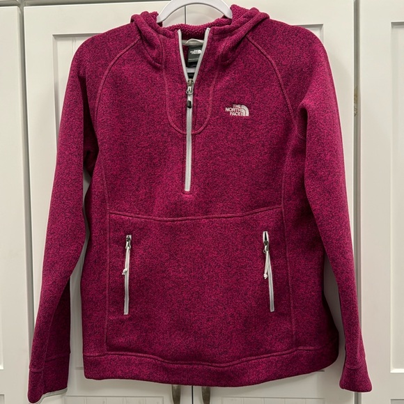 The North Face Jackets & Blazers - North Face 1/2 zip pullover hoodie Size M